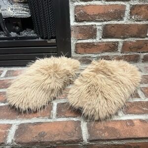 Furry Slippers Size 44-45 Soft Cozy Indoor/Outdoor Home Footwear Unisex Super